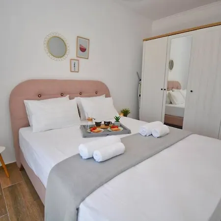 Apartment Deluxe White *