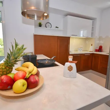 Apartment Deluxe White *