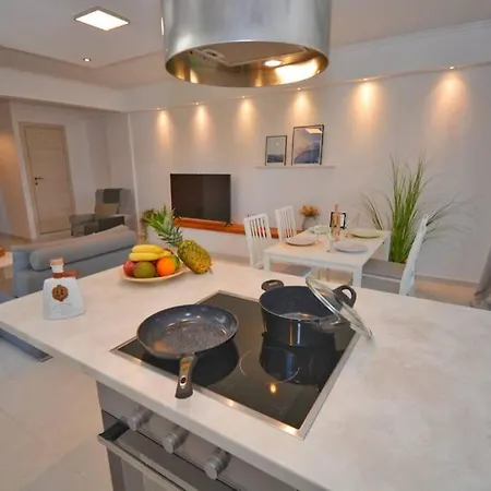 Apartment Deluxe White