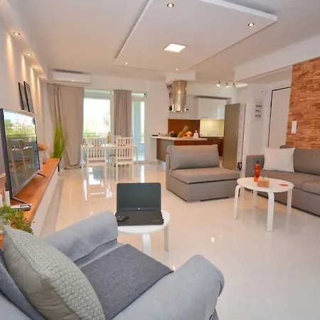 Apartment Deluxe White *