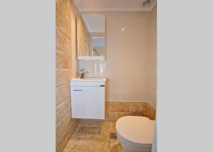 Deluxe White Apartman *