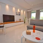 Deluxe White