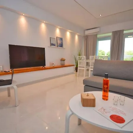 Deluxe White